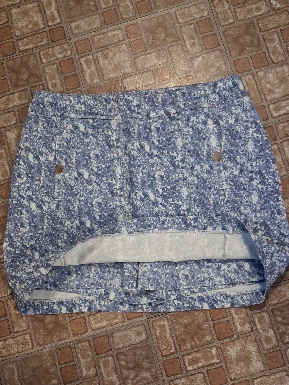 Briggs New York Blue and White Floral Skort Size 14